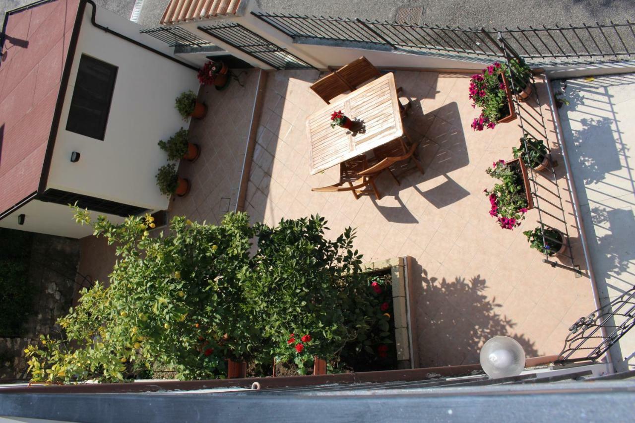 Casa Ines Fronte Lago Brenzone sul Garda Buitenkant foto