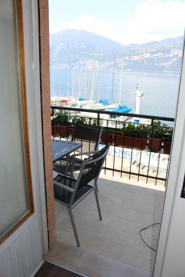 Casa Ines Fronte Lago Brenzone sul Garda Buitenkant foto